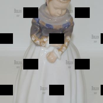 Фарфоровая фигура "Амагерская девочка" (Дания,Royal Copenhagen, 1967 год) - Biblion.shop